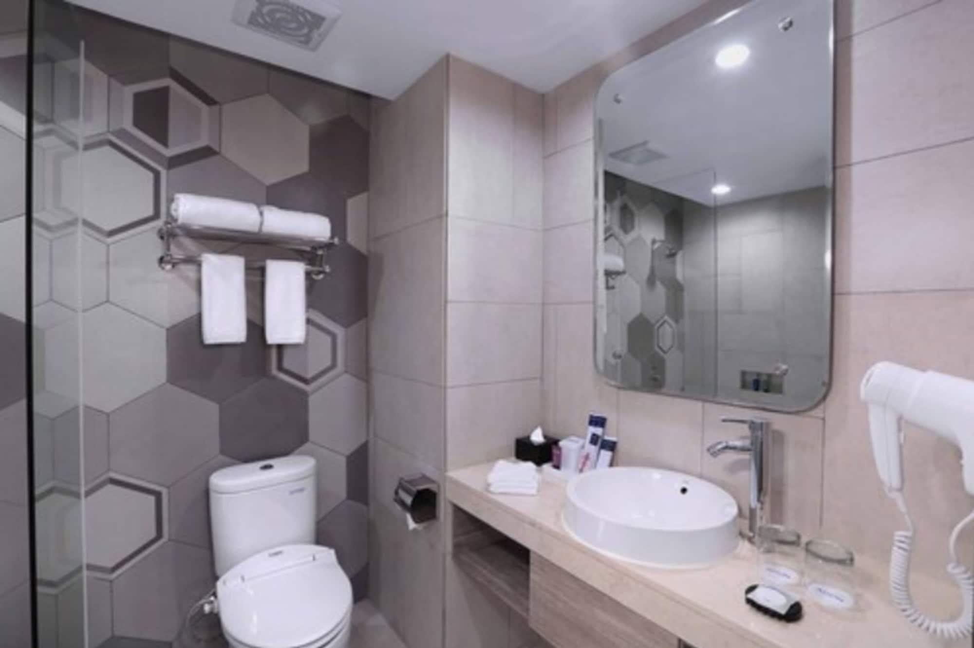 Aston Inn Pandanaran Semarang Exterior photo