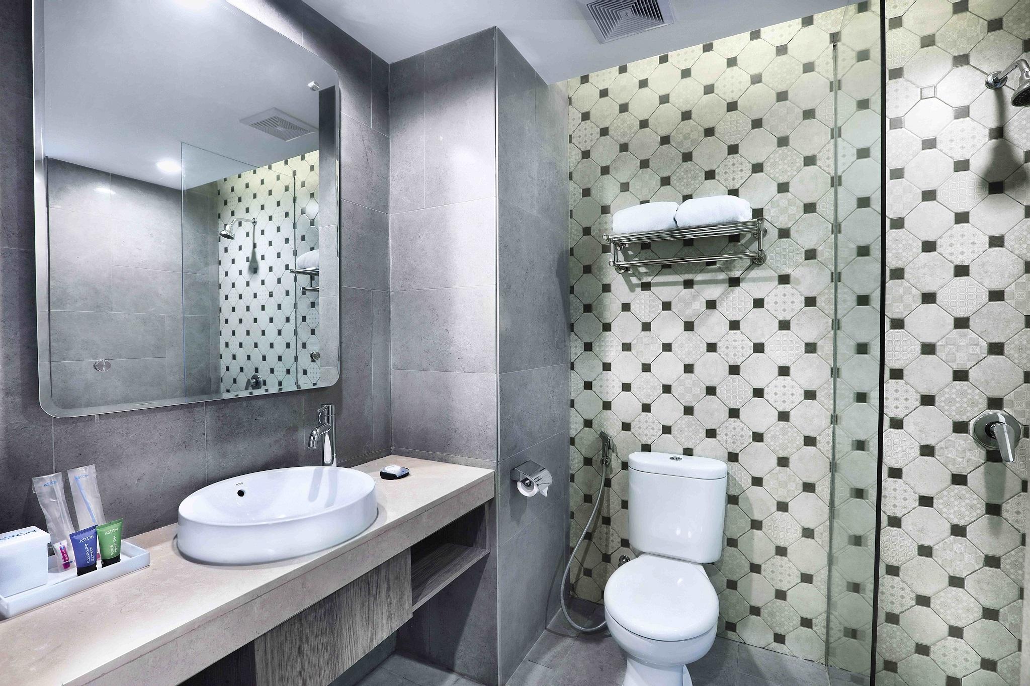 Aston Inn Pandanaran Semarang Exterior photo