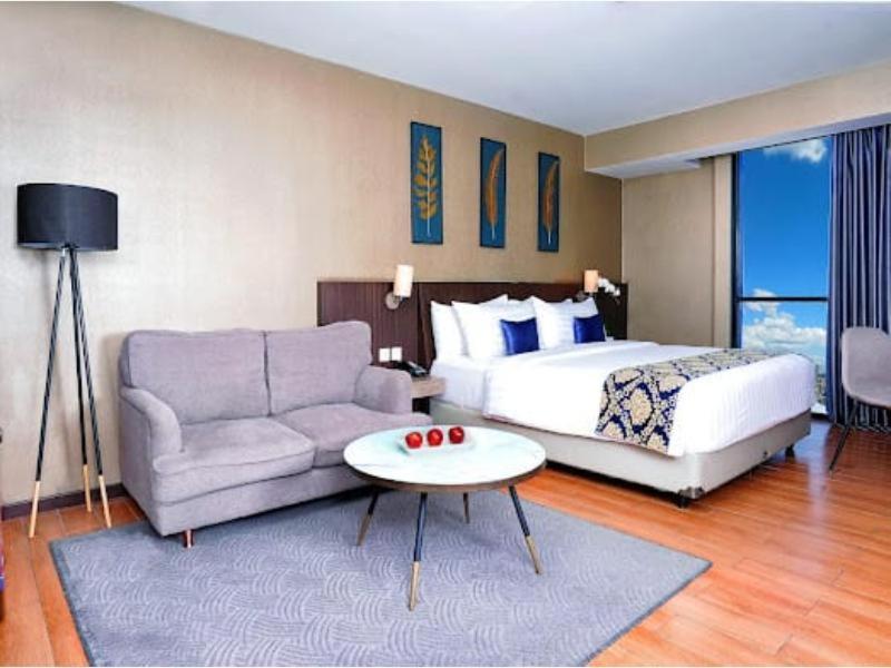 Aston Inn Pandanaran Semarang Exterior photo